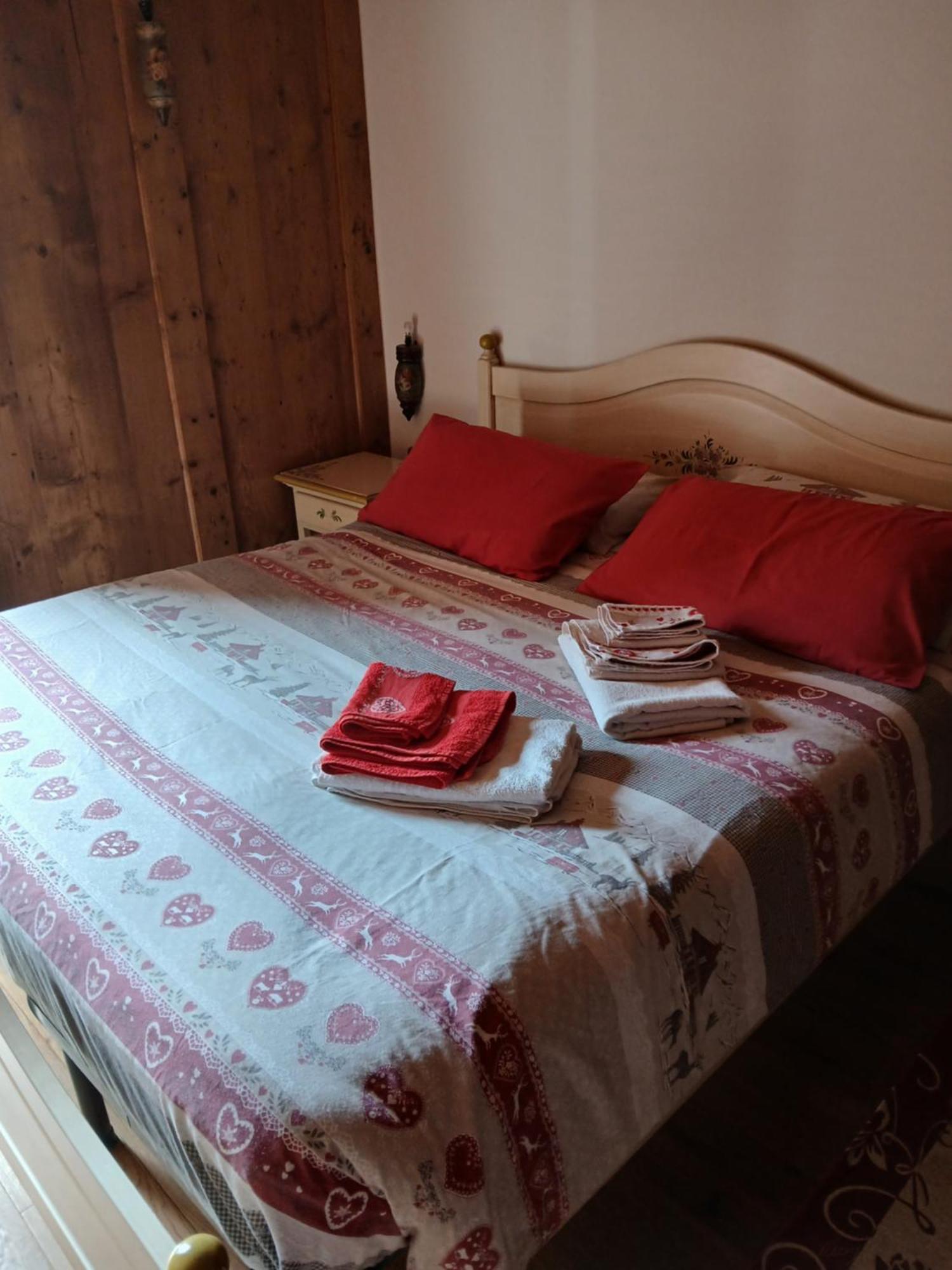 Bed and Breakfast Beb La Stube Dei Partel Ціано-ді-Ф'ємме Екстер'єр фото