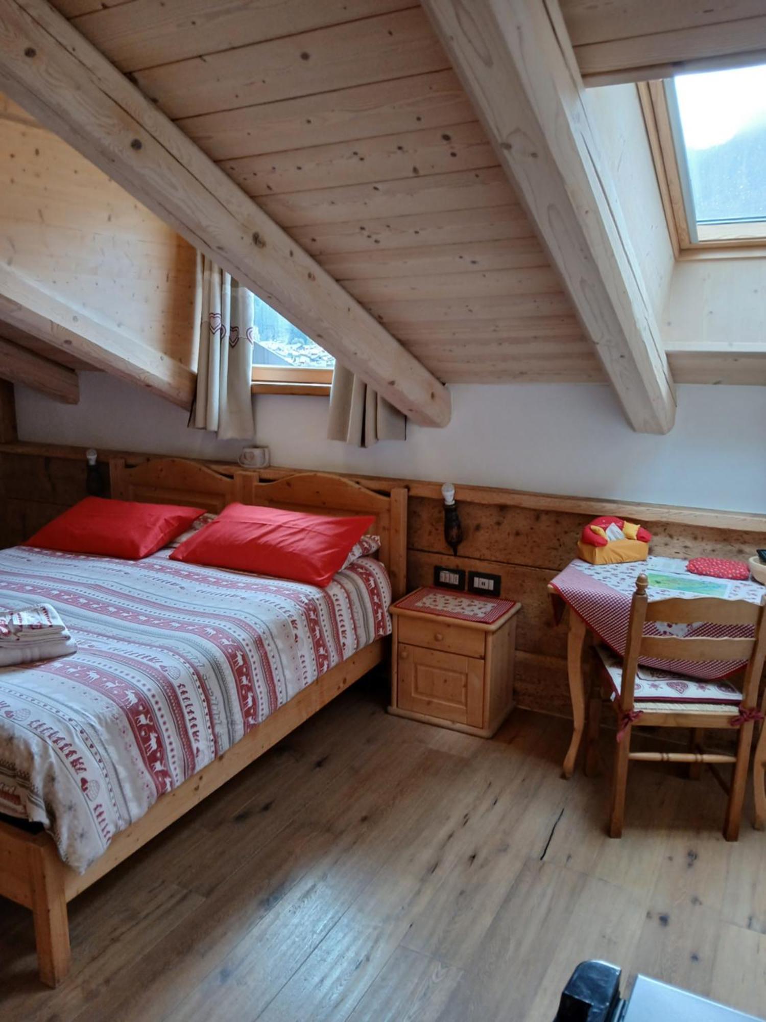 Bed and Breakfast Beb La Stube Dei Partel Ціано-ді-Ф'ємме Номер фото