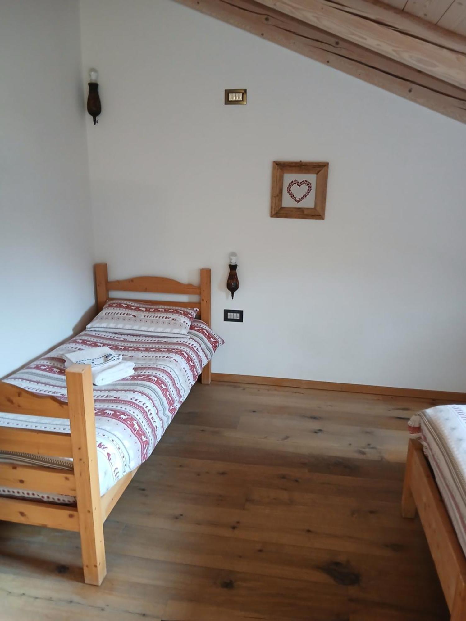 Bed and Breakfast Beb La Stube Dei Partel Ціано-ді-Ф'ємме Номер фото